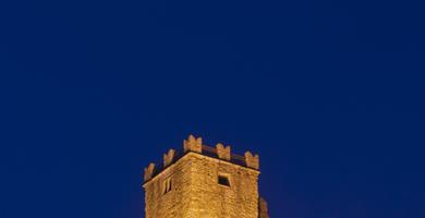 Comune_di_Sestola_108822_-_Plaza_-_108714_Personalizzato_con_Schermo_PLEXI_Colorato_-_Illuminazione_a_Tema_Castello_-3.jpg